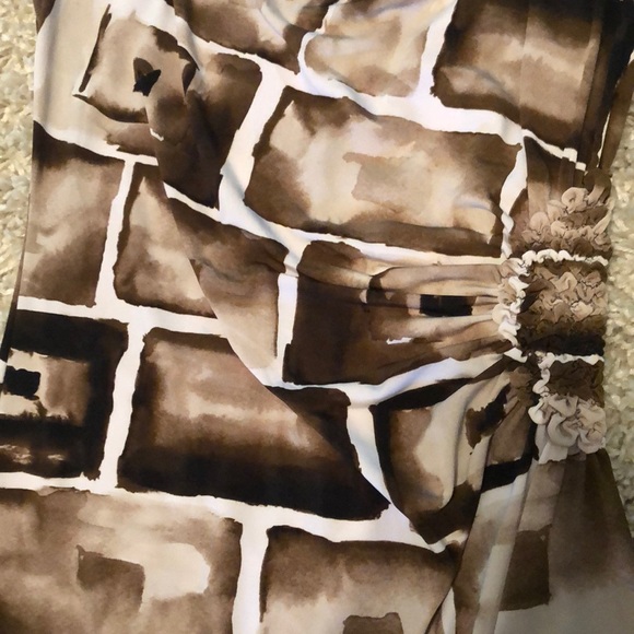 Dress - Picture 3 of 4